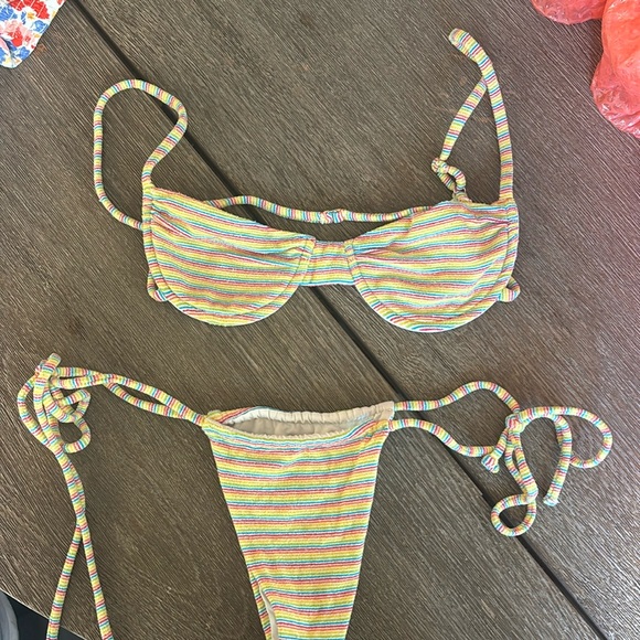 Frankie’s Bikinis Set - Picture 1 of 3